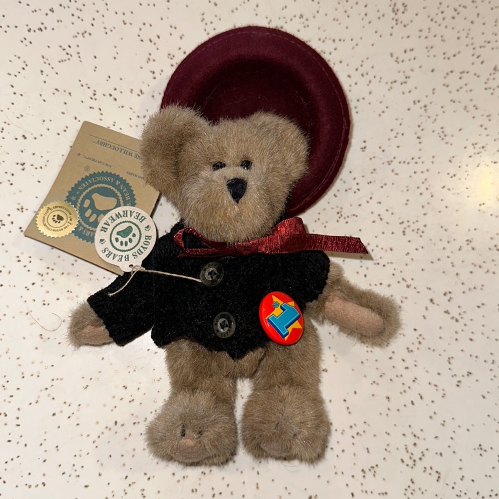 NWT Boyd's Bears & Friends- retired Eloise Willoughby Bear